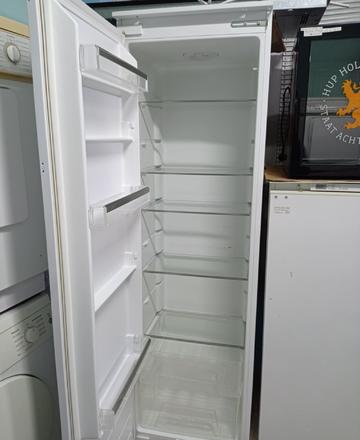  Вертикален  хладилник  EXQUISIT за вграждане