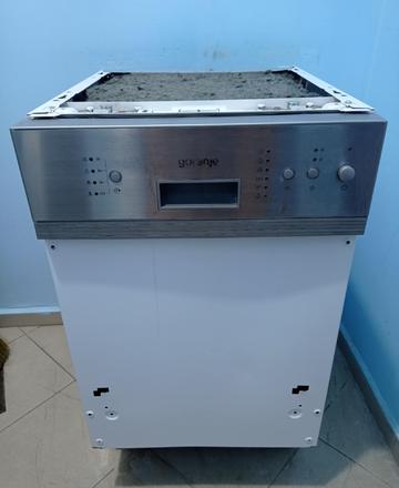 Съдомиялна SIEMENS за полувграждане