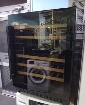 Верт. двузонова хл-на витрина за вино EXQUISIT  (НОВА)