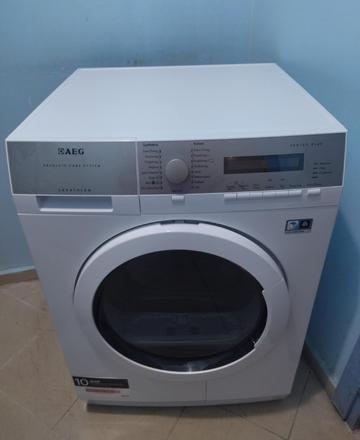 Сушилня   AEG LAVAMAT с термопомпа