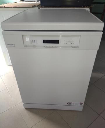 Съдомиялна  MIELE 